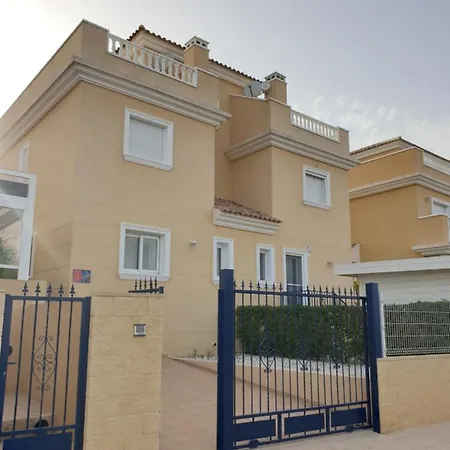 Βίλα De Suabia, Casa 9 *